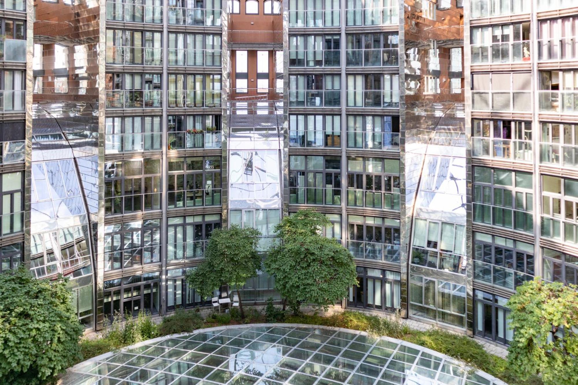 Gasometer Apartment - Designer Building With Amazing View Vienna Exterior photo